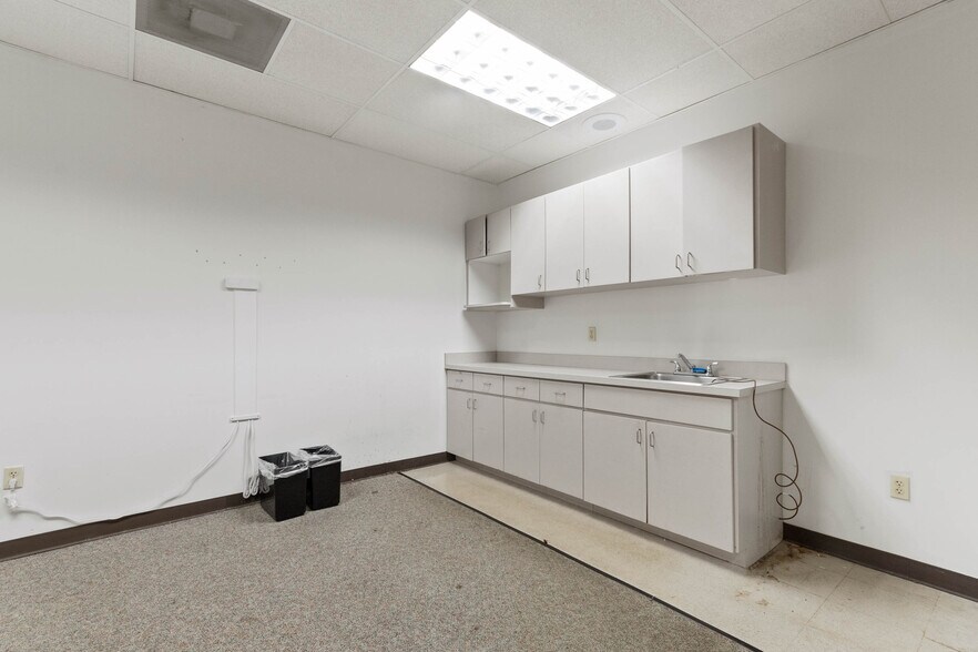 More Photos Of 2201 Lucien Way, Maitland Office For Lease