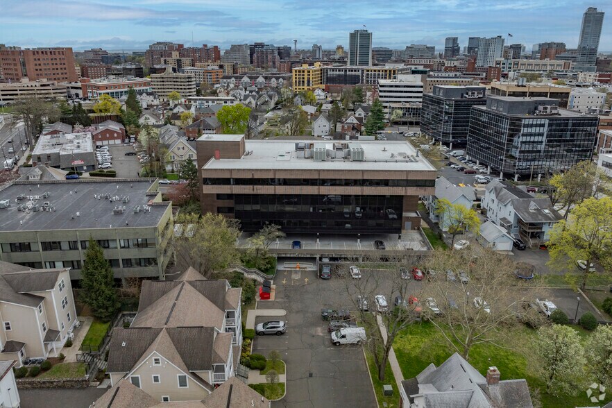 More Photos Of 30 Oak St, Stamford Office For Sale