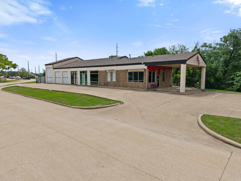 More Photos Of 310 Gautney St, Garland Flex For Sale