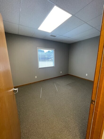 More Photos Of 6 Emerald Ter, Swansea Medical For Lease