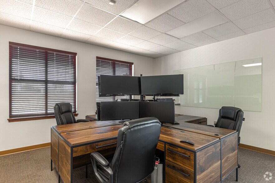 More Photos Of 851 W Harrison Rd, Longview Service For Lease