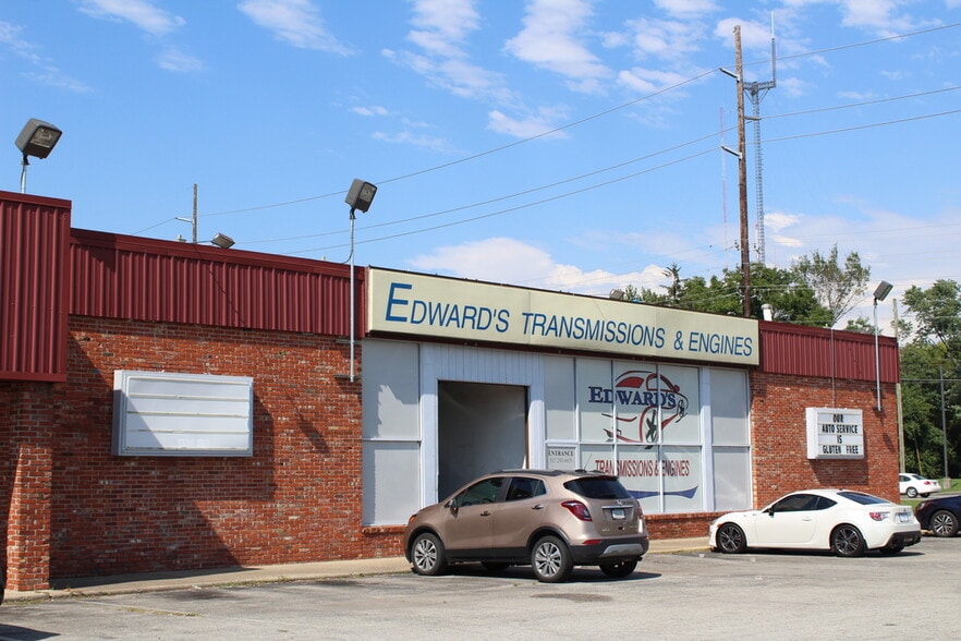 More Photos Of 7440-7450 Michigan Rd, Indianapolis Showroom For Lease