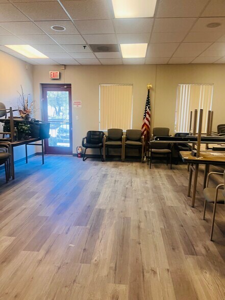 More Photos Of 1951 Stella Lake Dr, Las Vegas Light Distribution For Lease