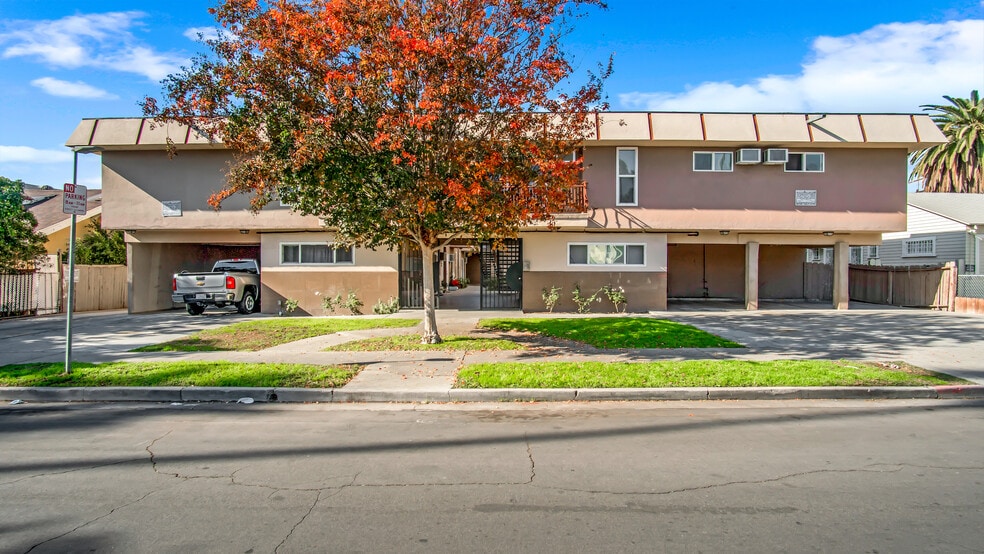 Primary Photo Of 423 N Harvard Blvd, Los Angeles Apartments For Sale