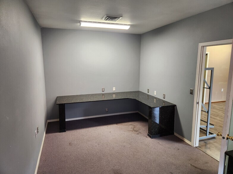 More Photos Of 1337 Bridge St, Clarkston Warehouse For Sale