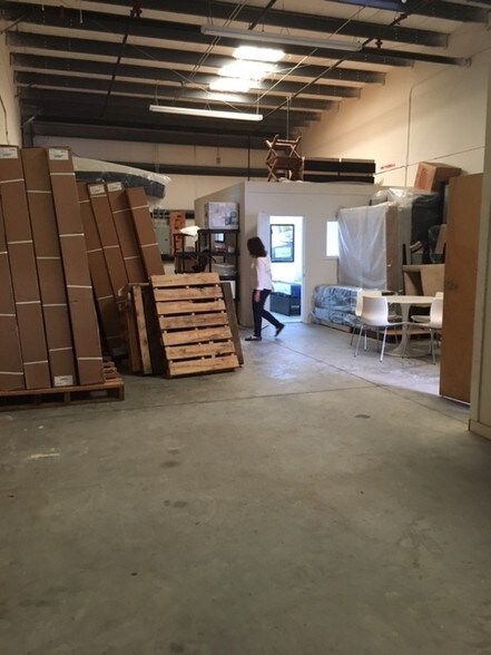 More Photos Of 1307 Green Forest Ct, Winter Garden Warehouse For Lease