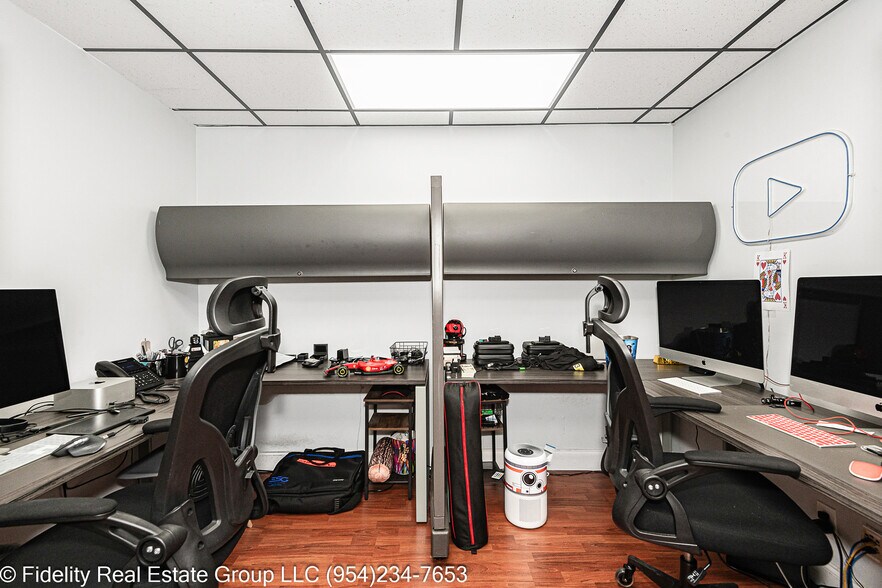 More Photos Of 3650 Coral Ridge Dr, Coral Springs Light Manufacturing For Sale