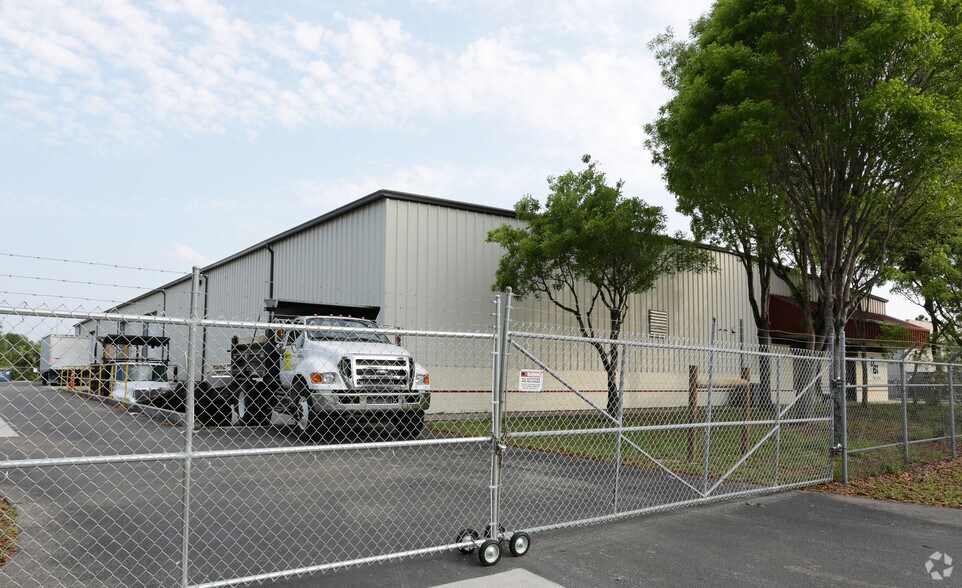 More Photos Of 5893 Enterprise Pky, Fort Myers Warehouse For Sale
