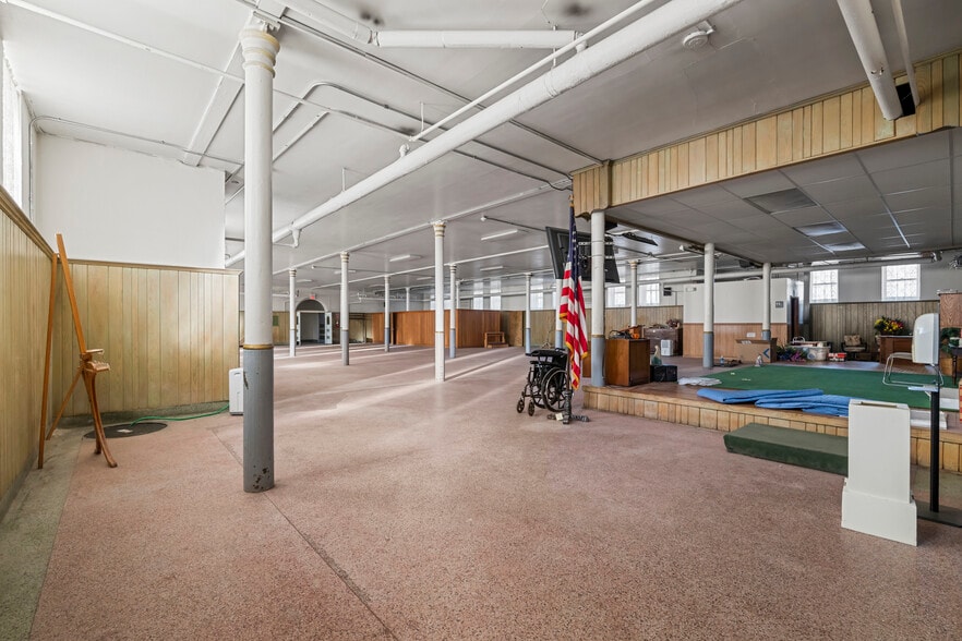 More Photos Of 21 State St, Oil City Specialty For Sale