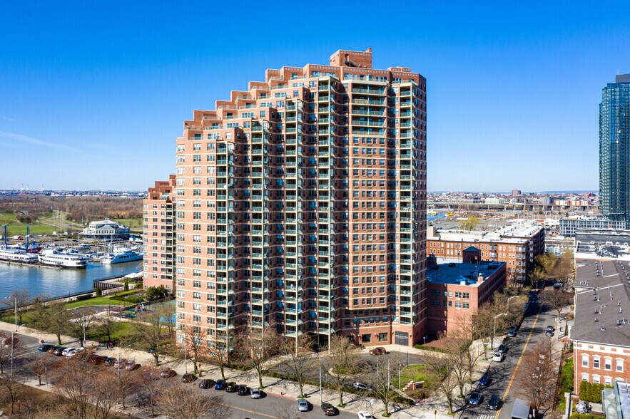 More Photos Of 50 Warren Street, Jersey City Office For Lease