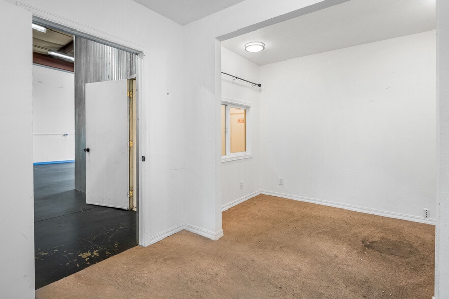 More Photos Of 1033 Avenue D, Snohomish Storefront For Lease