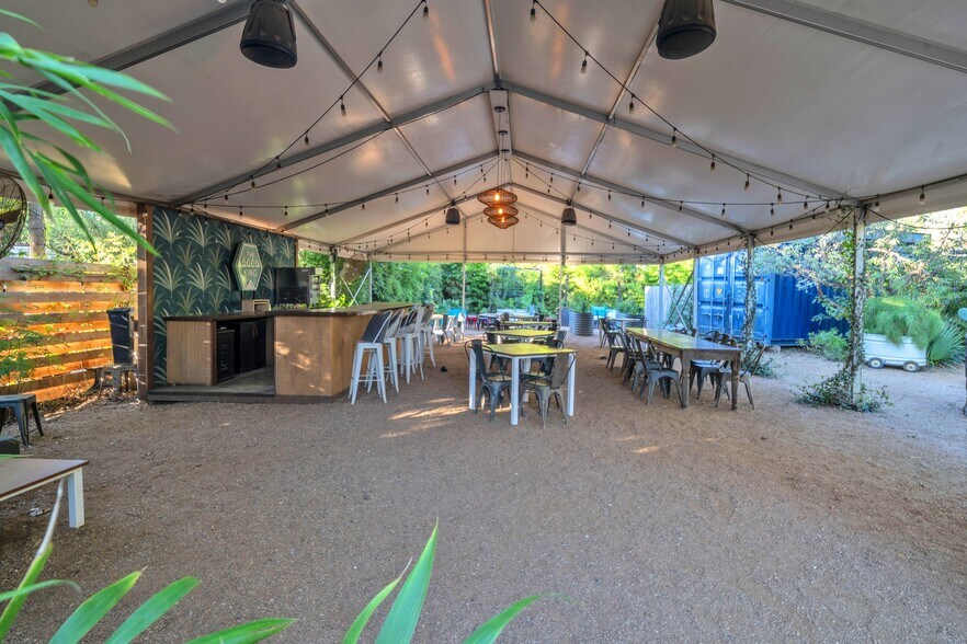 More Photos Of 1127 S St Marys St, San Antonio Restaurant For Sale