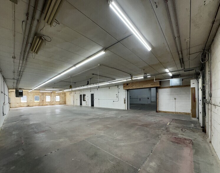 More Photos Of 16030 NE Central Ave, Ham Lake Manufacturing For Sale