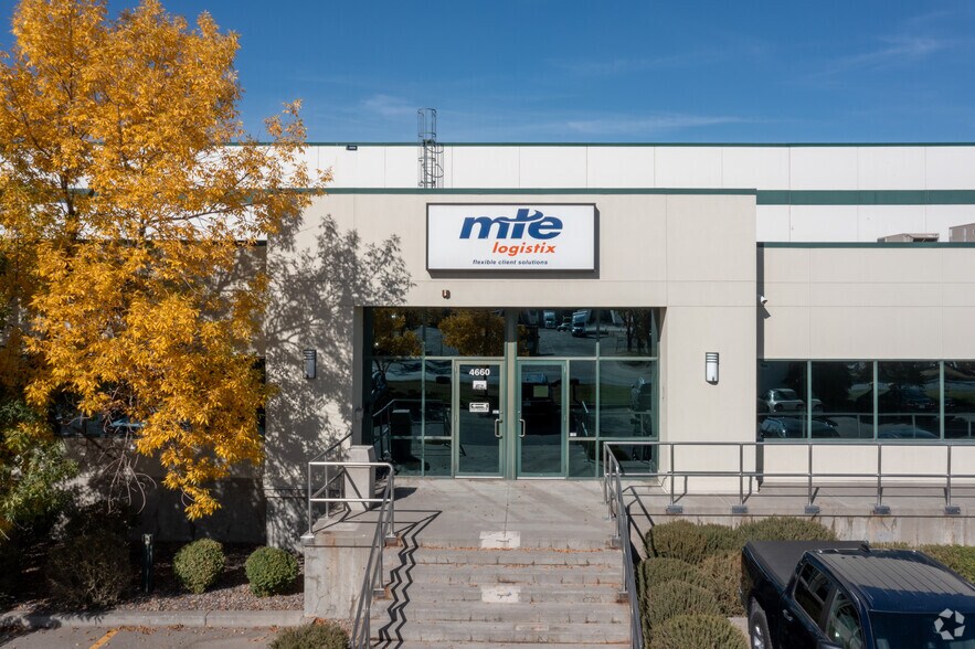 More Photos Of 4660-4770 68 Ave SE, Calgary Warehouse For Lease