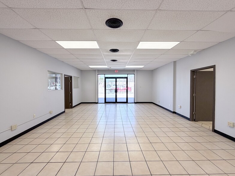 More Photos Of 9600 N I-35, San Antonio Industrial For Lease