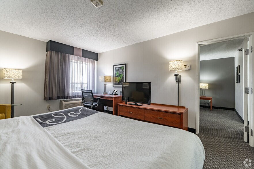 More Photos Of 4311 Warden Rd, North Little Rock Hospitality For Sale