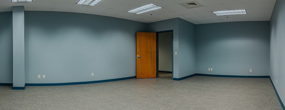 More Photos Of 186 Commerce Dr, LaGrange Industrial For Sale