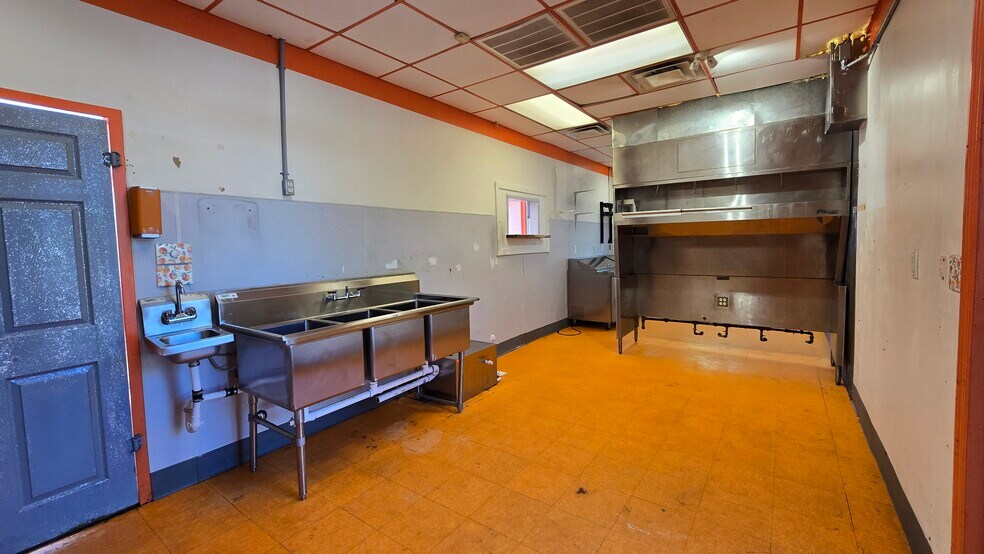 More Photos Of 98 Southport Rd, Spartanburg Restaurant For Lease