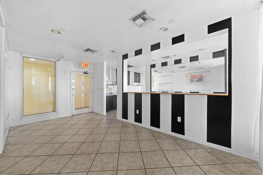 More Photos Of 430 S Dixie Hwy, Miami Office For Lease