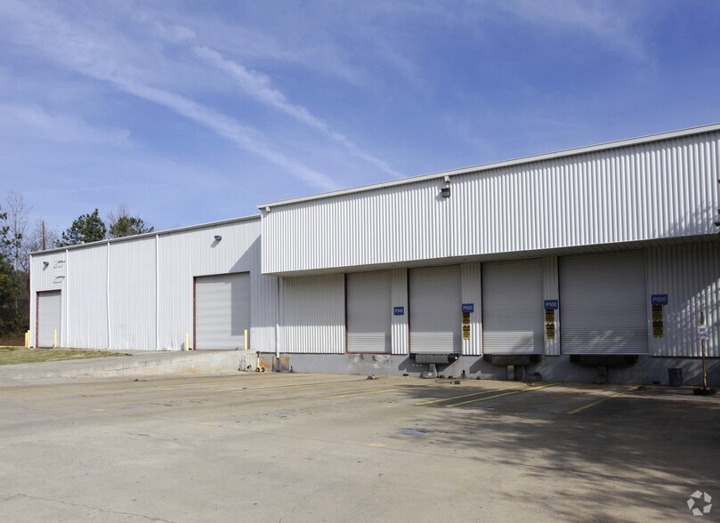 More Photos Of 105 N Christopher Ct, Newnan Warehouse For Lease