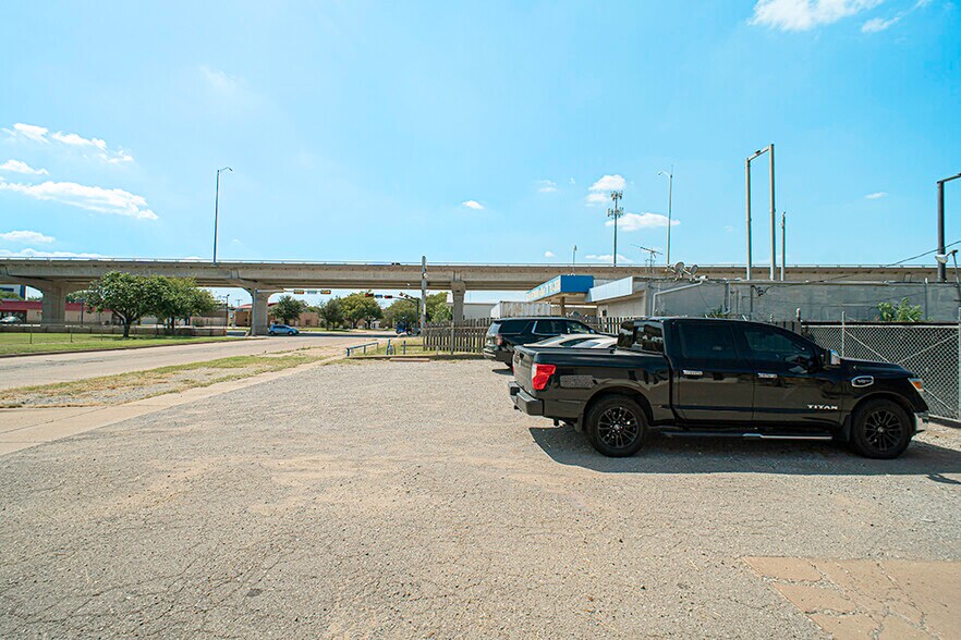 More Photos Of 1312 13th St, Wichita Falls Office For Sale