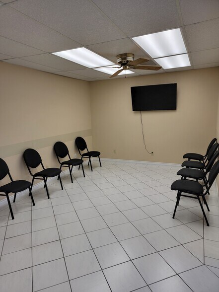 More Photos Of 4405 Lilac Ln, Victoria Medical For Sale