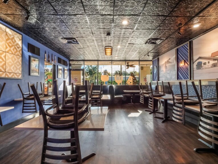 More Photos Of 3800-3822 Edgewater Dr, Orlando Unknown For Lease