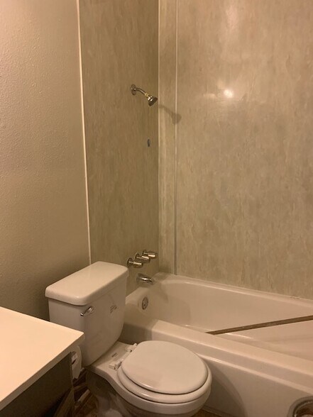 More Photos Of 4040 E Dakota Ave, Fresno Apartments For Sale