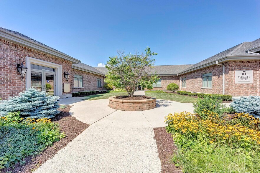 More Photos Of 900 W College Ave, Appleton Office For Lease