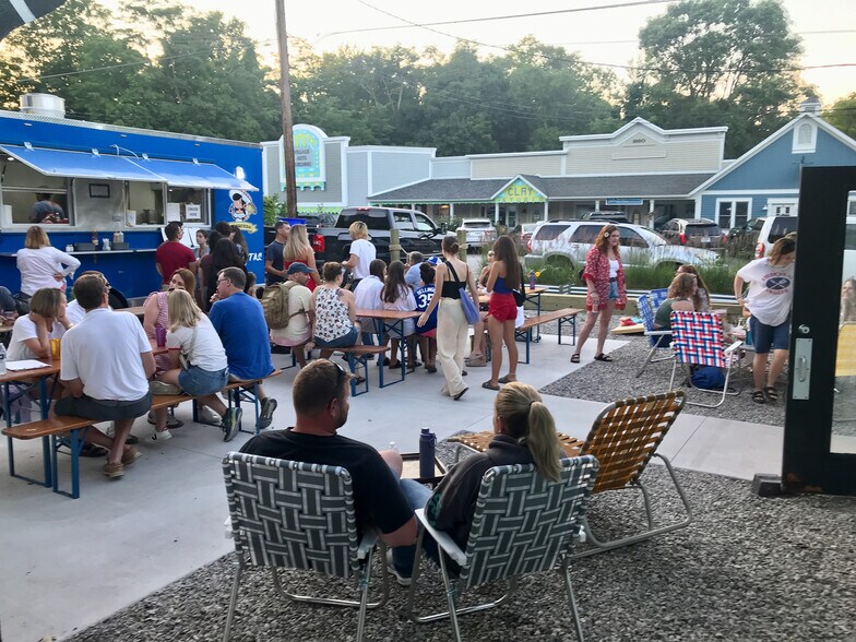 More Photos Of 215 N Mill St, Northport Restaurant For Sale