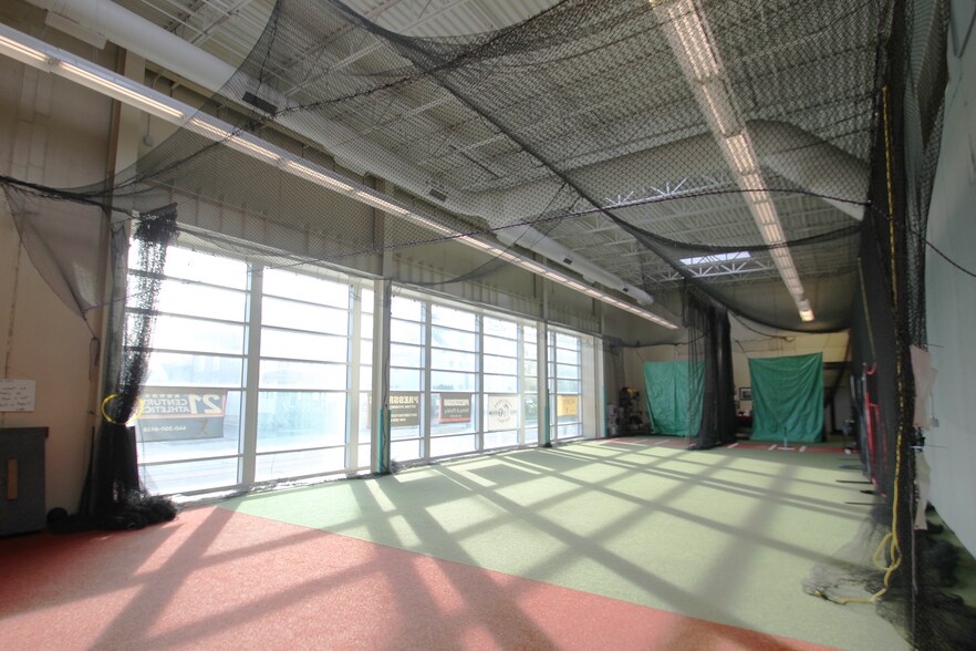 More Photos Of 225 East Ave, Elyria Warehouse For Sale