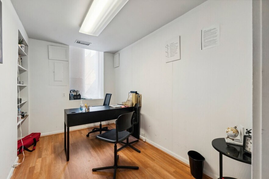 More Photos Of 519-521 N Charles St, Baltimore Office For Sale
