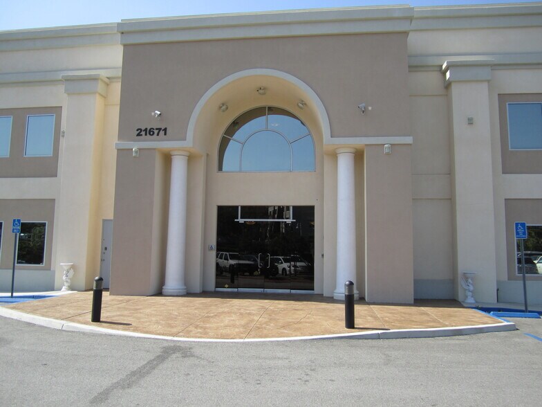 More Photos Of 21671 Gateway Center Dr, Diamond Bar Loft Creative Space For Lease