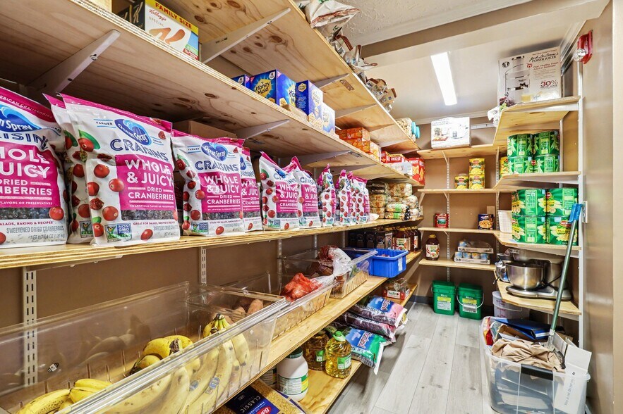 More Photos Of 983 Forest Ave, Forest Park Daycare Center For Sale