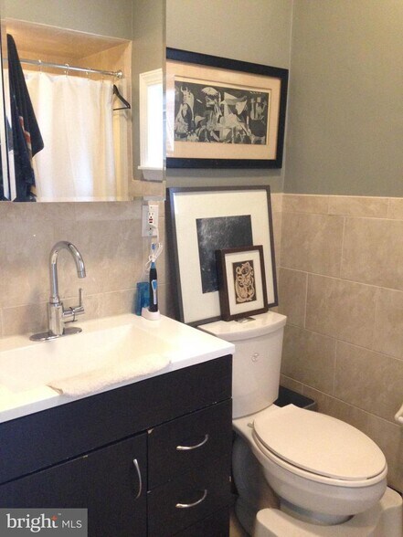 More Photos Of 747 S 2nd St, Philadelphia Apartments For Sale