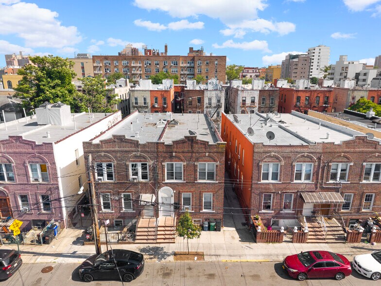 More Photos Of 18 Brighton 4th Ter, Brooklyn Apartments For Sale