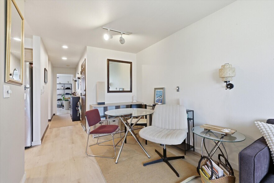 More Photos Of 8320 Lake City Way NE, Seattle Apartments For Sale