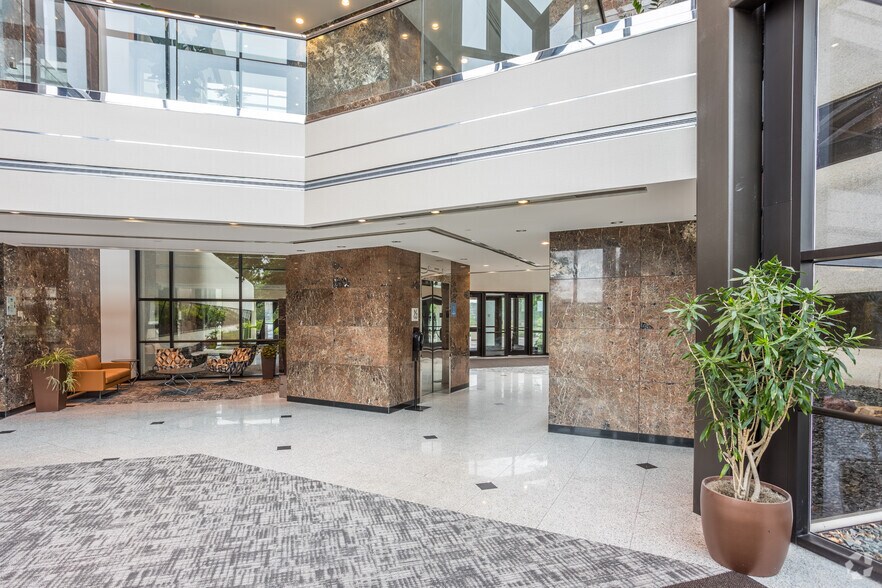 More Photos Of 4350 Westown Pky, West Des Moines Office For Lease