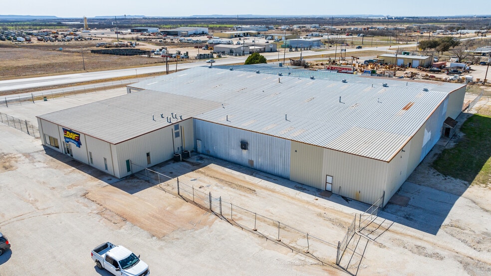More Photos Of 5050 E Hwy 80, Abilene Manufacturing For Sale