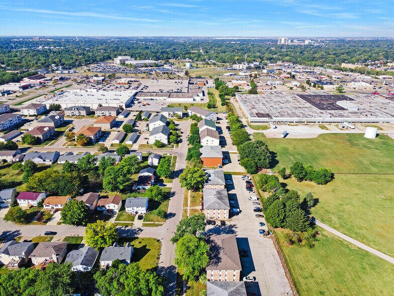 More Photos Of 2004 Rainbow Ave, Bloomington Apartments For Sale