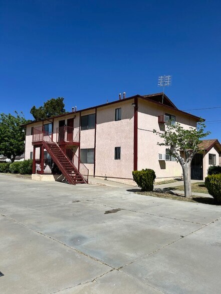 More Photos Of 15430 Meyer Rd, Mojave Apartments For Sale