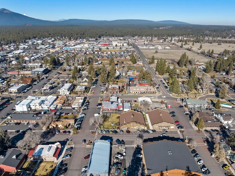 More Photos Of 352 E Hood Ave, Sisters General Retail For Sale