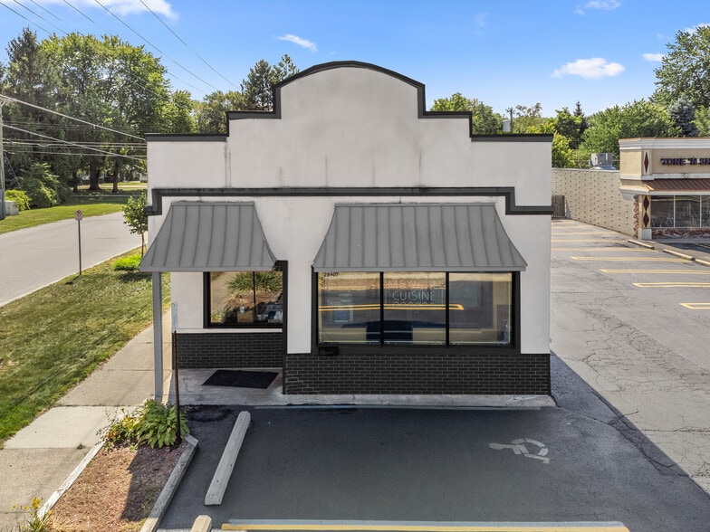 More Photos Of 28407 5 Mile Rd, Livonia Restaurant For Lease