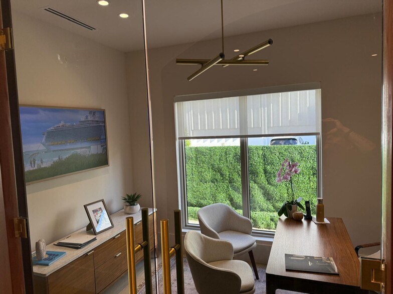 More Photos Of 7320 Biscayne Blvd, Miami Storefront Retail Office For Lease