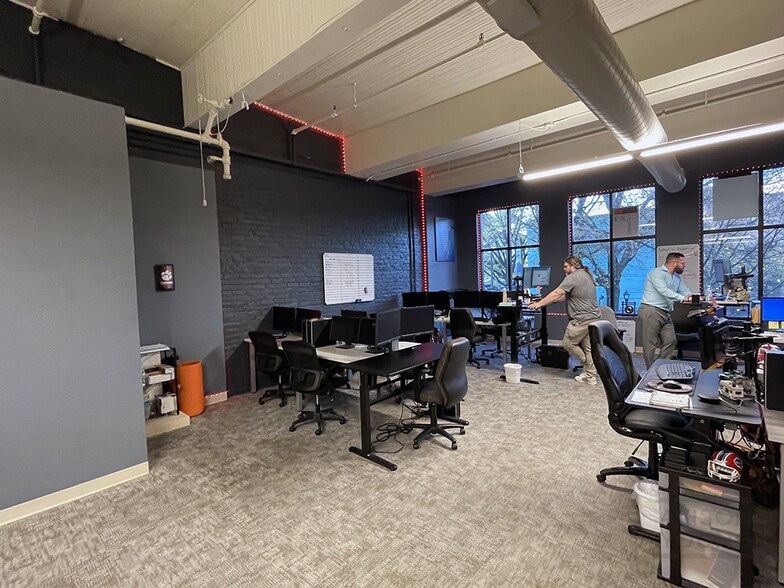More Photos Of 125 N Main St, Greenville Loft Creative Space For Lease