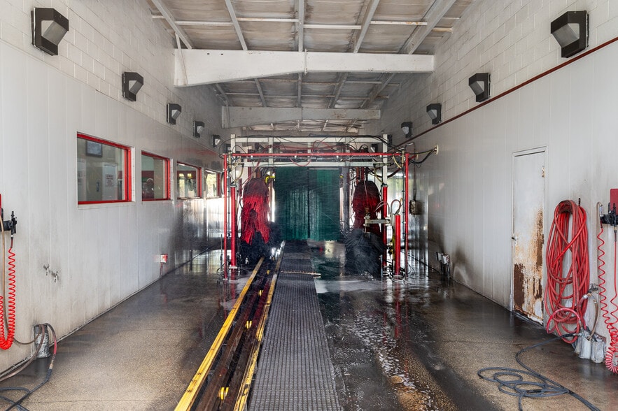 More Photos Of 8090 Gladiolus Dr, Fort Myers Carwash For Sale