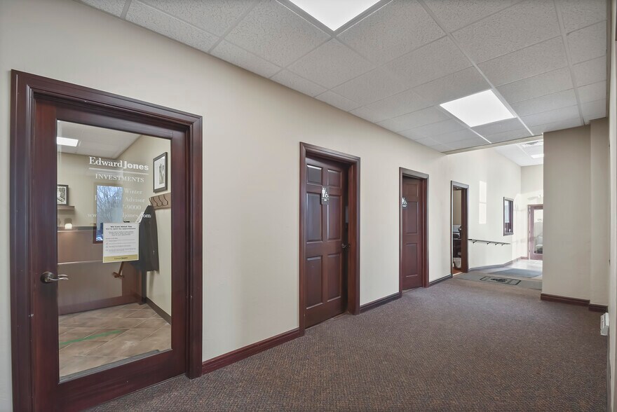 More Photos Of 435 N Broadway St, De Pere Medical For Lease