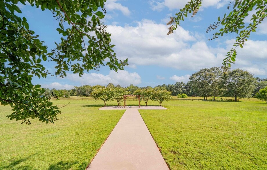 More Photos Of 14284 State Highway 322 N, Kilgore Lodge Meeting Hall For Sale