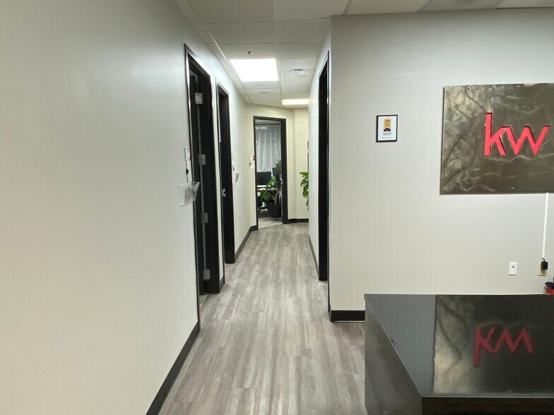 More Photos Of 517 N Westhill Blvd, Appleton Freestanding For Lease