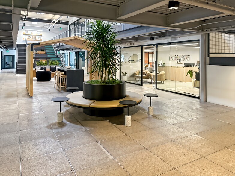 More Photos Of 555 W Turney Ave, Phoenix Coworking Space